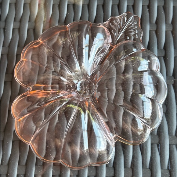 Vintage 1930s Jeannette Iridescent Carnival Glass, 3 leaf Clover Dish - Picture 9 of 9